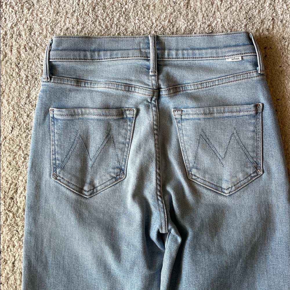 MOTHER Kick It Straight Leg Relaxed Jeans in Your Turn Light Wash Denim Size 24 - Picture 8 of 11